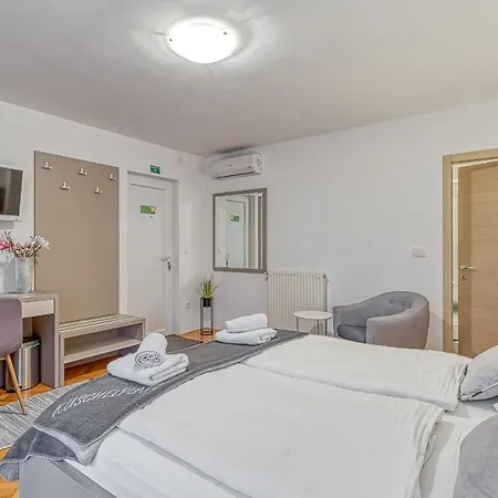 Villa Ladavac B&B-3